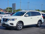 Used 2017 Nissan Pathfinder SV image 2