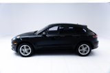 Certified 2019 Porsche Macan image 2
