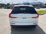 Used 2020 Volvo XC60 T5 Momentum image 5