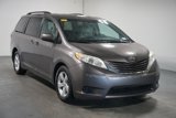 Used 2017 Toyota Sienna LE image 3