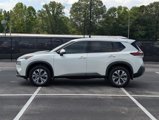 Used 2021 Nissan Rogue SV image 3