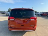 Used 2018 Chrysler Pacifica Touring-L image 6