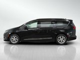 Used 2017 Chrysler Pacifica Touring-L Plus w/ Tire & Wheel Group image 2