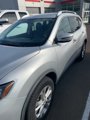 Used 2016 Nissan Rogue SV image 2