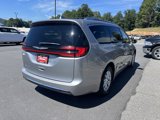 Used 2021 Chrysler Pacifica Touring-L image 3