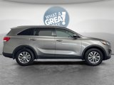 Used 2017 Kia Sorento LX w/ LX Convenience Package image 2