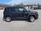 Used 2017 Jeep Renegade Latitude w/ Cold Weather Group image 2