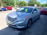 Used 2013 Hyundai Sonata SE w/ Navigation & Sunroof Pkg image 2