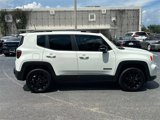 Used 2023 Jeep Renegade Altitude image 4