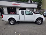 Used 2014 Nissan Frontier SV image 2