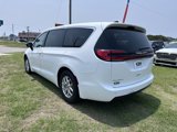 Certified 2024 Chrysler Pacifica Touring-L image 4