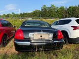 Used 2008 Lincoln Town Car Signature image 3