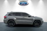 Used 2022 Jeep Grand Cherokee Laredo X image 3