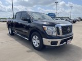Used 2018 Nissan Titan SV w/ SV Convenience Package image 2