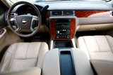 Used 2009 Chevrolet Suburban LT image 2