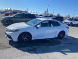 Used 2022 Toyota Camry SE image 3