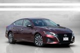 Used 2024 Nissan Altima 2.5 SV image 2