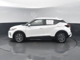 Used 2023 Nissan Kicks SV image 3