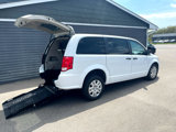 Used 2019 Dodge Grand Caravan SE image 3