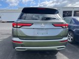 Used 2023 Mitsubishi Outlander SE image 3