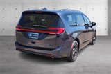 Used 2021 Chrysler Pacifica Limited w/ Uconnect Theater Family Group image 3