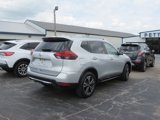 Used 2018 Nissan Rogue SL image 4