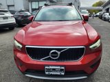 Used 2019 Volvo XC40 T5 Momentum image 2