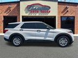 Used 2020 Ford Explorer XLT image 2