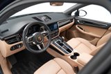 Certified 2021 Porsche Macan image 4