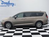 Used 2017 Chrysler Pacifica Touring w/ Tire & Wheel Group image 2