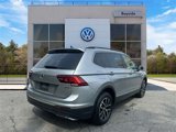 Certified 2021 Volkswagen Tiguan SE w/ Panoramic Sunroof Package image 4