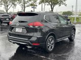 Used 2017 Nissan Rogue SL image 4