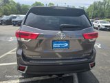 Used 2019 Toyota Highlander SE image 4
