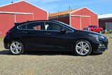 Used 2017 Chevrolet Cruze Premier image 2
