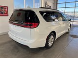 Used 2022 Chrysler Pacifica Touring-L image 4