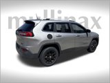 Used 2017 Jeep Cherokee Latitude w/ Safety/Convenience Group image 3