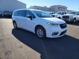New 2025 Chrysler Pacifica Select image 4