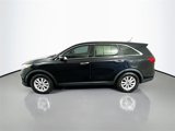 Used 2019 Kia Sorento LX image 4