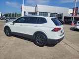 Used 2022 Volkswagen Tiguan SE image 3