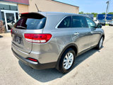 Used 2017 Kia Sorento L image 5