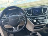 Used 2017 Chrysler Pacifica Touring-L image 5