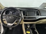 Used 2018 Toyota Highlander XLE image 3