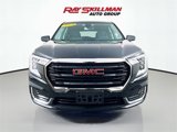 Used 2024 GMC Terrain SLE image 2