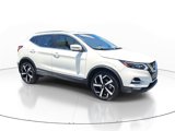 Used 2020 Nissan Rogue Sport SL image 2
