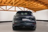 Used 2023 Porsche Cayenne Platinum Edition image 4