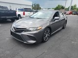 Used 2020 Toyota Camry SE image 3