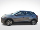 Used 2021 Nissan Kicks SV image 2