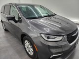 Used 2023 Chrysler Pacifica Touring-L image 2
