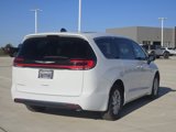 New 2025 Chrysler Pacifica Select image 4