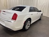 Used 2015 Chrysler 300 C image 5